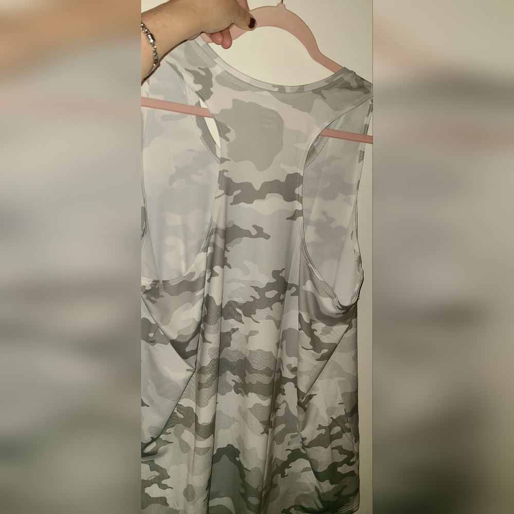 Athletic Works ladies xxl camo tank top - Picture 2 of 4